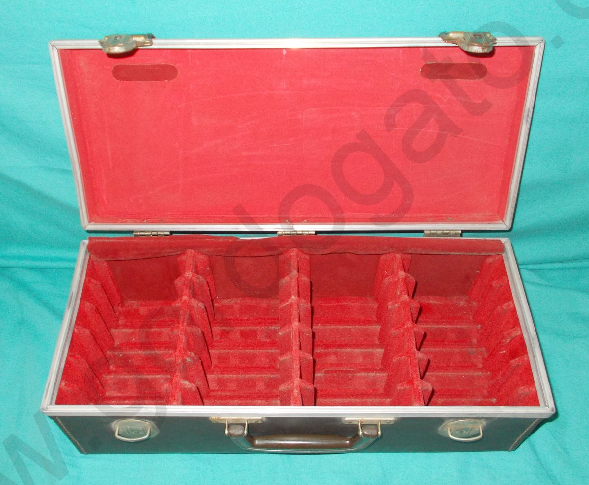Portable 8-Track Cassette Carrying Case 24 Tapes, Brown Faux Leather, Red Felt