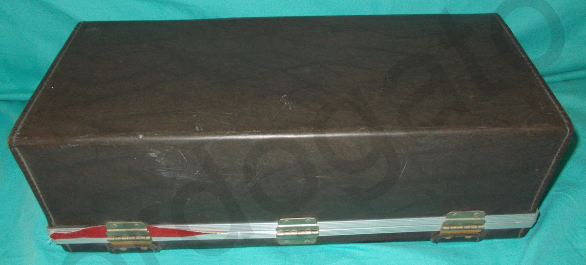 Portable 8-Track Cassette Carrying Case 24 Tapes, Brown Faux Leather, Red Felt - Image 6