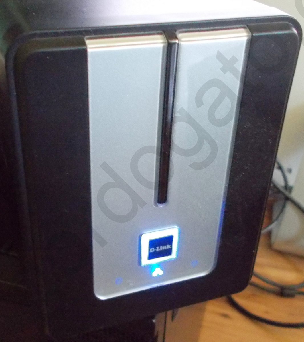 D-Link Dlink DNS-323 DNS323 Network Attached Storage Diskless Gigabit NAS SATA - Image 5