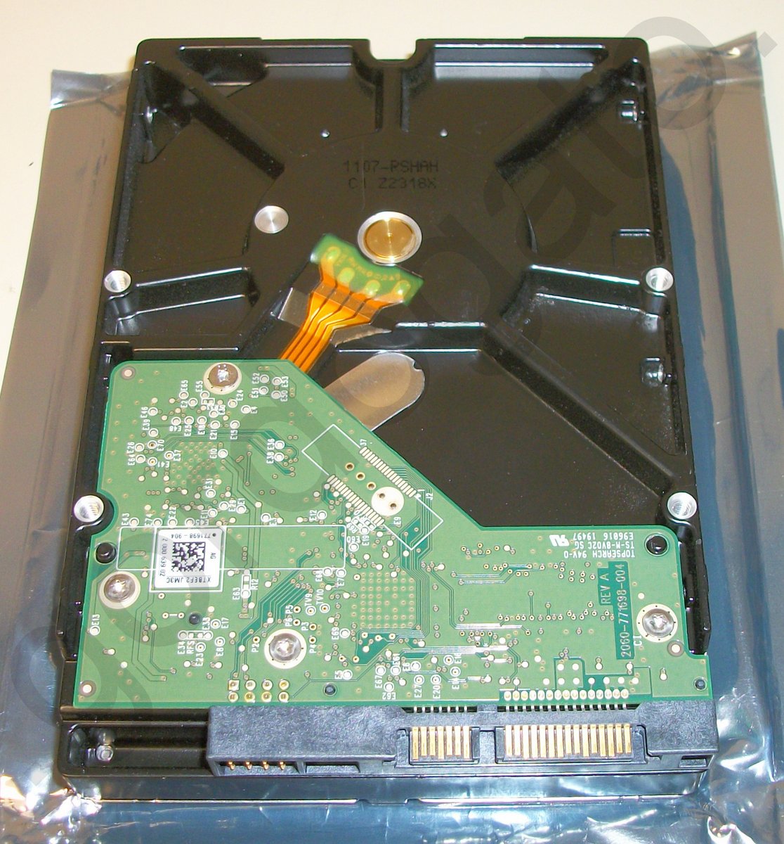 Western Digital Green WD20EARX-00PASB0 2TB 3.5" SATA Desktop Internal Hard Drive 2000GB - Image 2