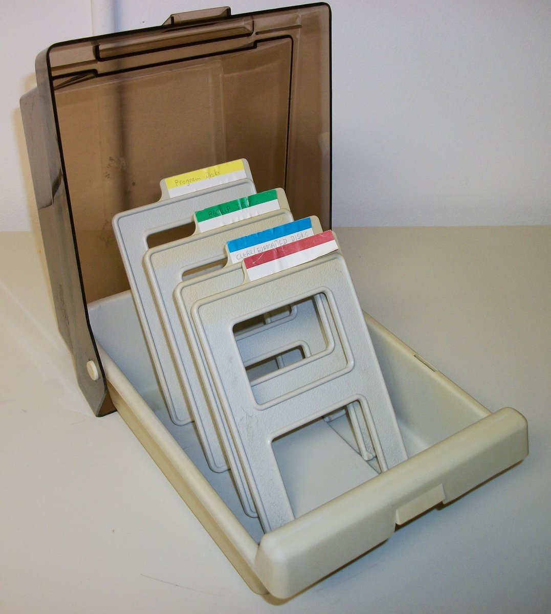 Curtis 5.25" 5 1/4 Inch Plastic Floppy Disk Diskette Storage Holder Box Container