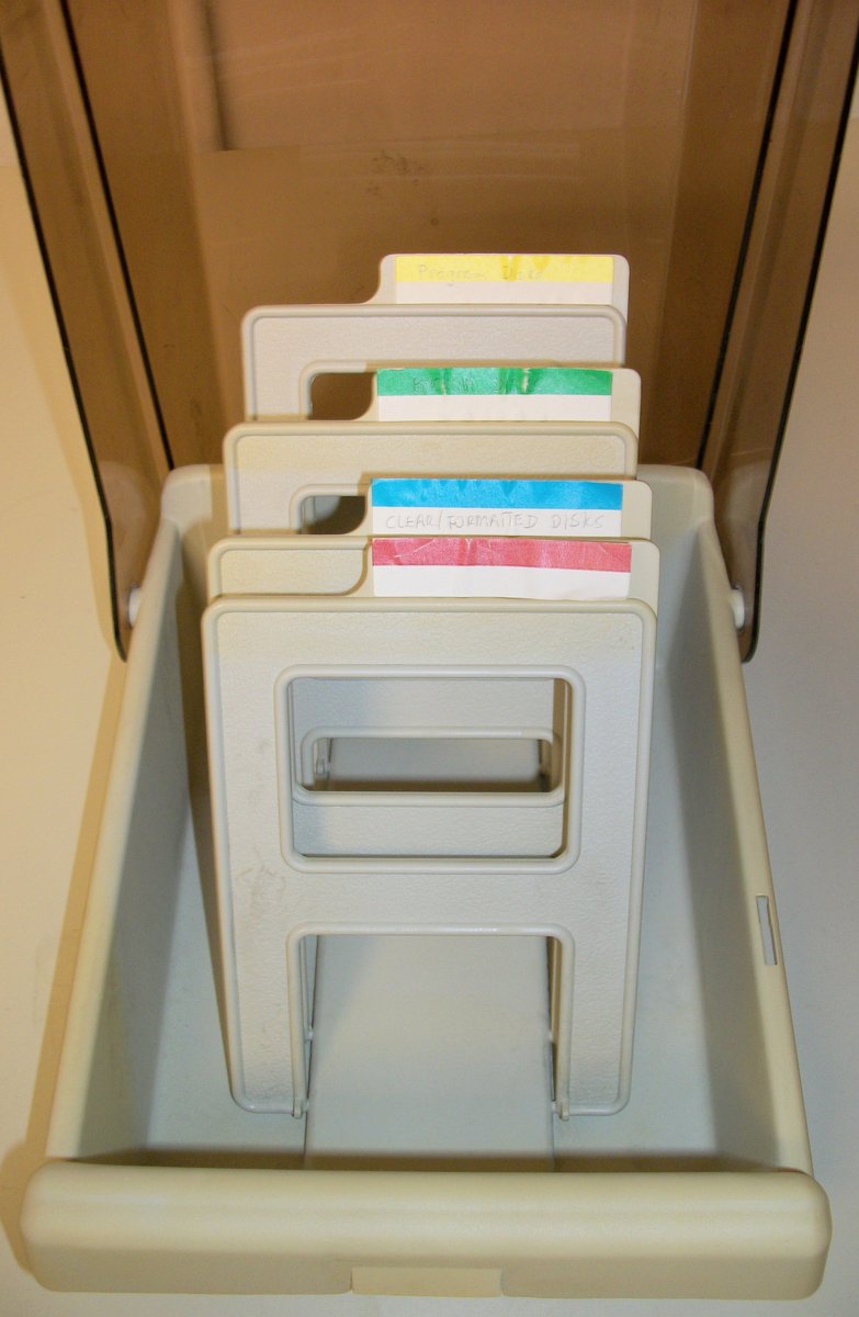 Curtis 5.25" 5 1/4 Inch Plastic Floppy Disk Diskette Storage Holder Box Container - Image 2