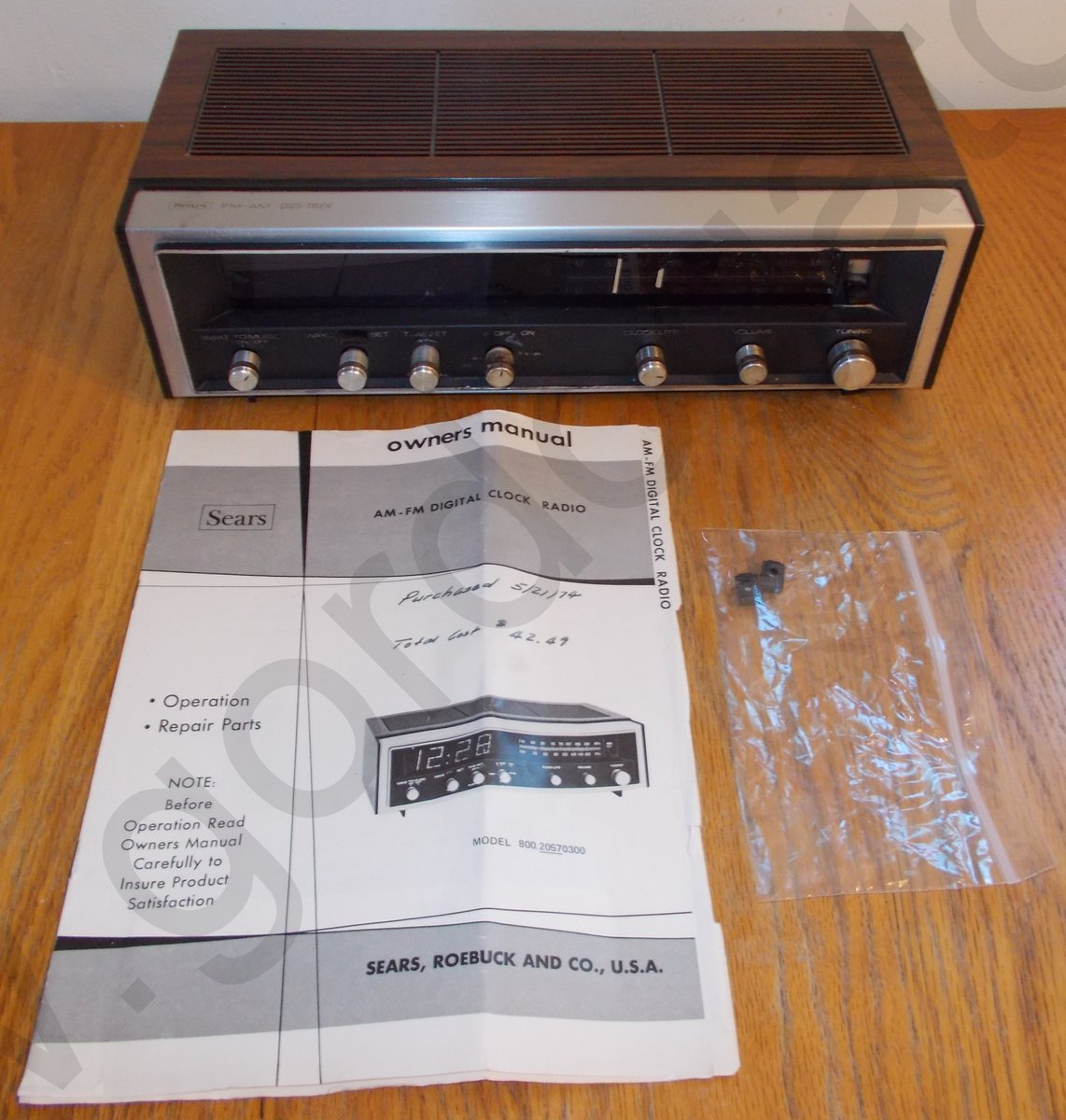 Sears AM-FM DIGI/TREK Digital Clock Radio