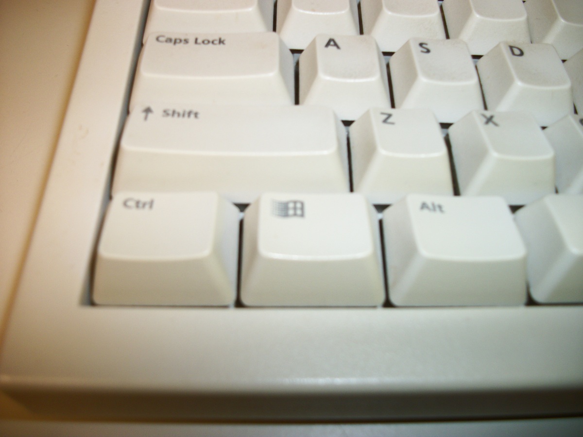 BTC Model 5140 Windows Keys PS/2 PS2 US H01-A Computer Keyboard Made in China - Image 3