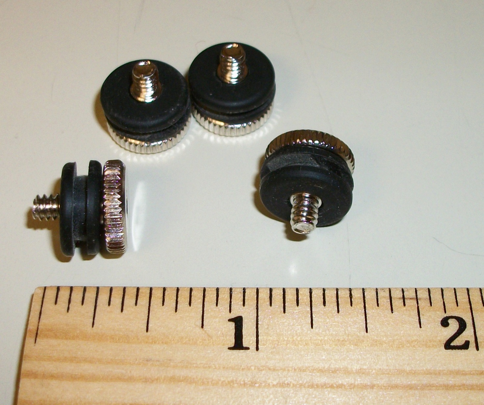 Lot of 4 #6-32 Thread x 8mm Step Screws w/ Grommets for 3.5" HDD Lian Li PC-9F Case