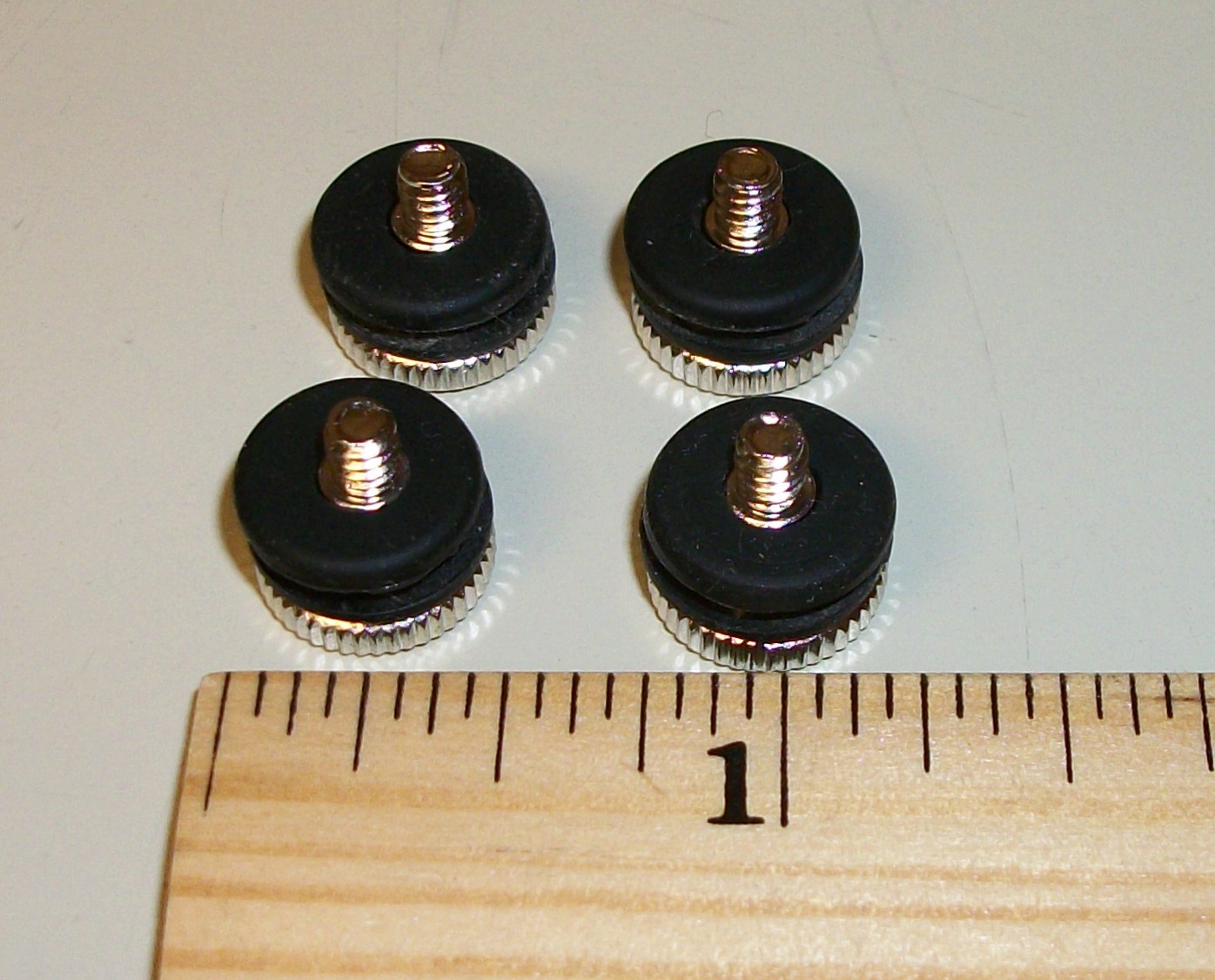 Lot of 4 #6-32 Thread x 8mm Step Screws w/ Grommets for 3.5" HDD Lian Li PC-9F Case - Image 2