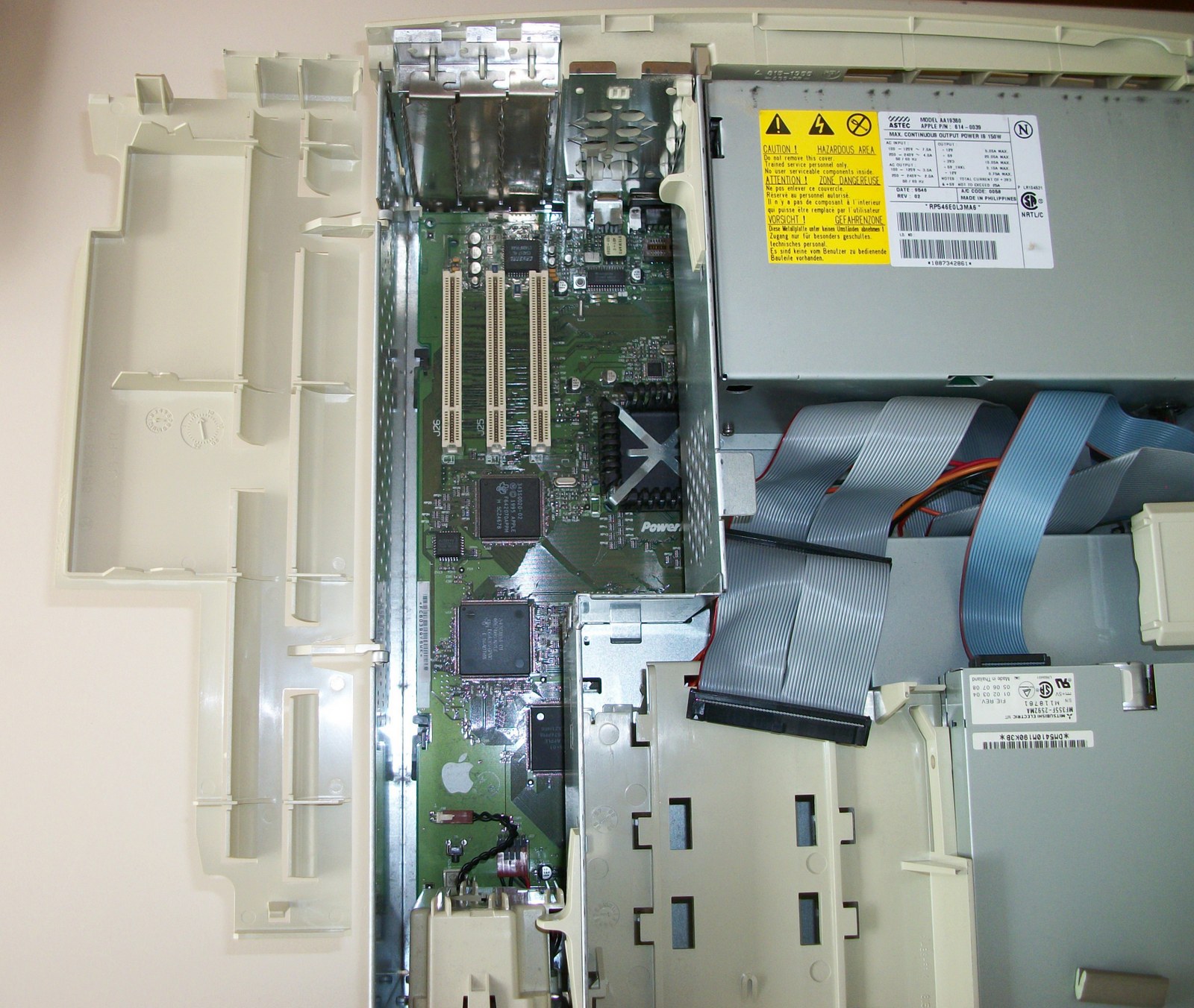 Apple Power Macintosh PowerMac 7200/90 90MHz PowerPC 601 24MB RAM NO HDD - Image 10