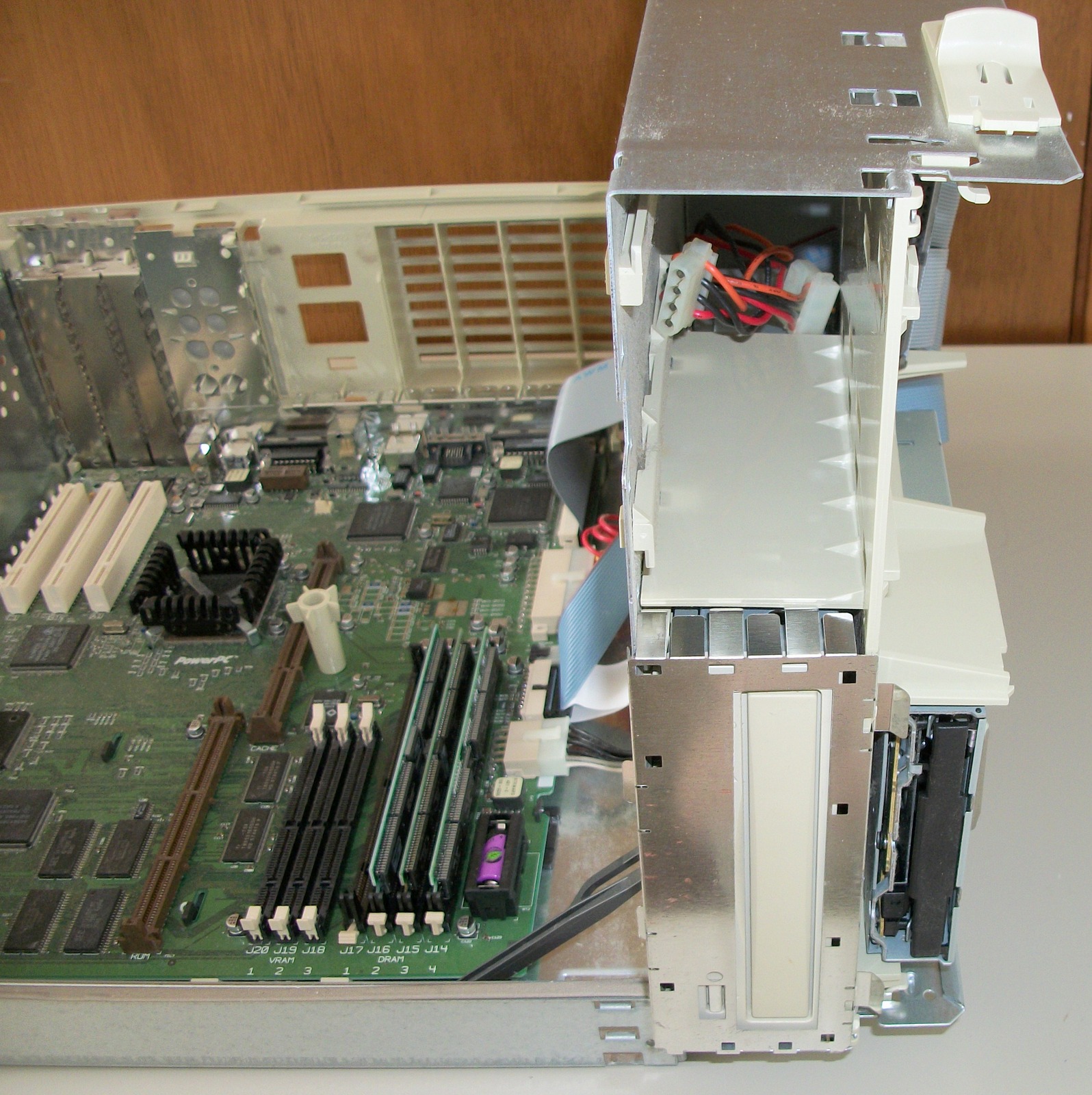 Apple Power Macintosh PowerMac 7200/90 90MHz PowerPC 601 24MB RAM NO HDD - Image 12