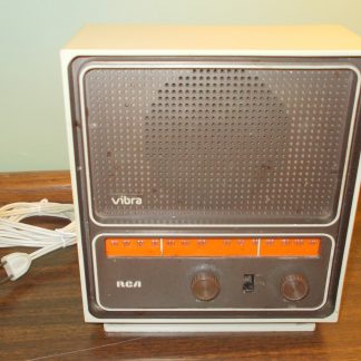 RCA Vibra Model RVC 722J Beige / Brown AM/FM Desktop Shelf Radio Made in Korea