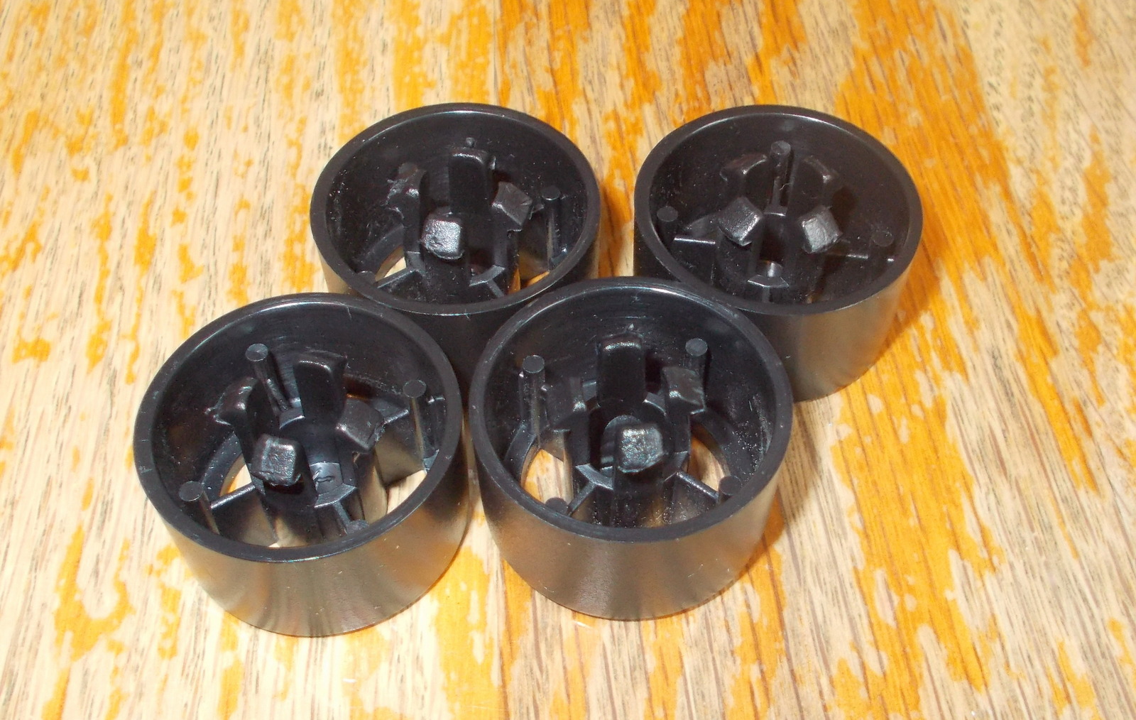 Set of 4 Black Plastic Clip In Feet Foot for Corsair Carbide 100R Computer Case