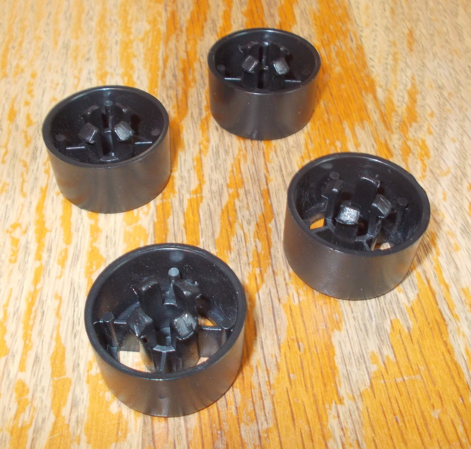 Set of 4 Black Plastic Clip In Feet Foot for Corsair Carbide 100R Computer Case - Image 2