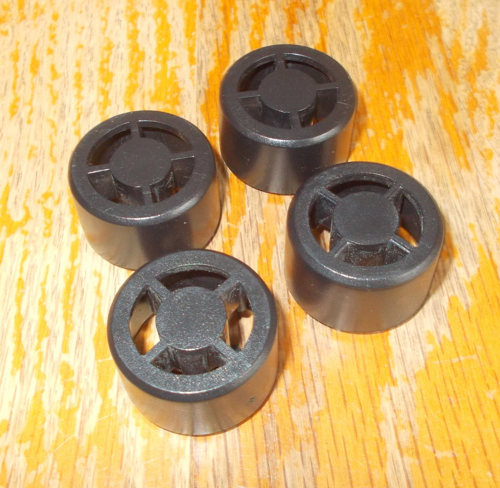 Set of 4 Black Plastic Clip In Feet Foot for Corsair Carbide 100R Computer Case - Image 3