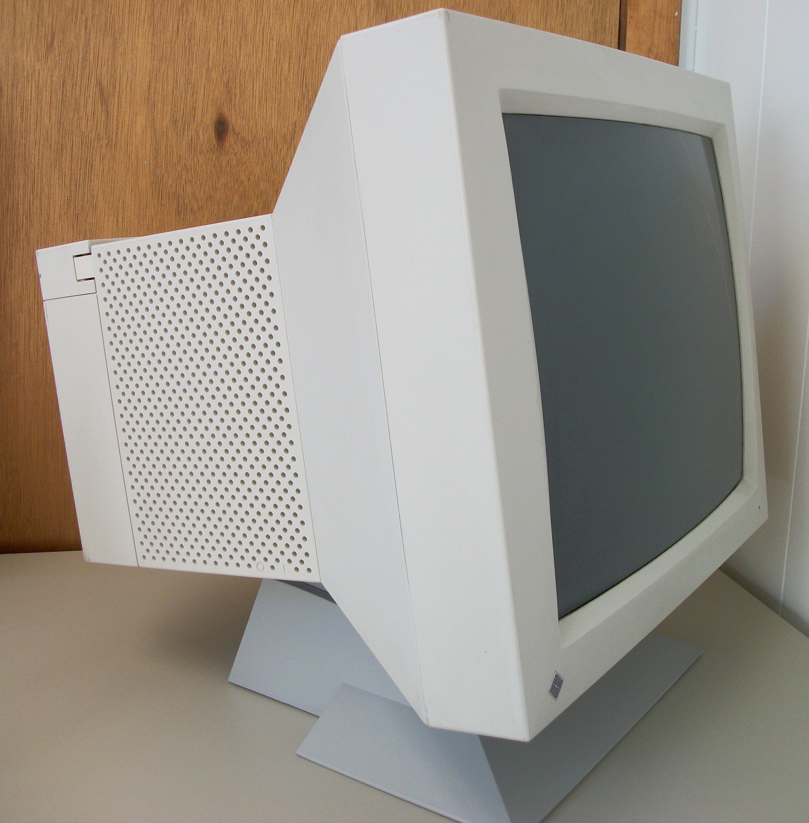 Sun Microsystems SparcStation ELC All In One Workstation for Parts / Repair 1992 - Image 3