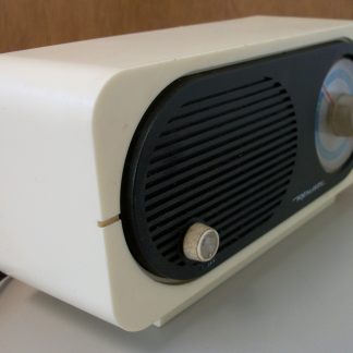 White Tandy Radio Shack Realistic 12-686 AM Desktop Shelf Radio Made Hong Kong