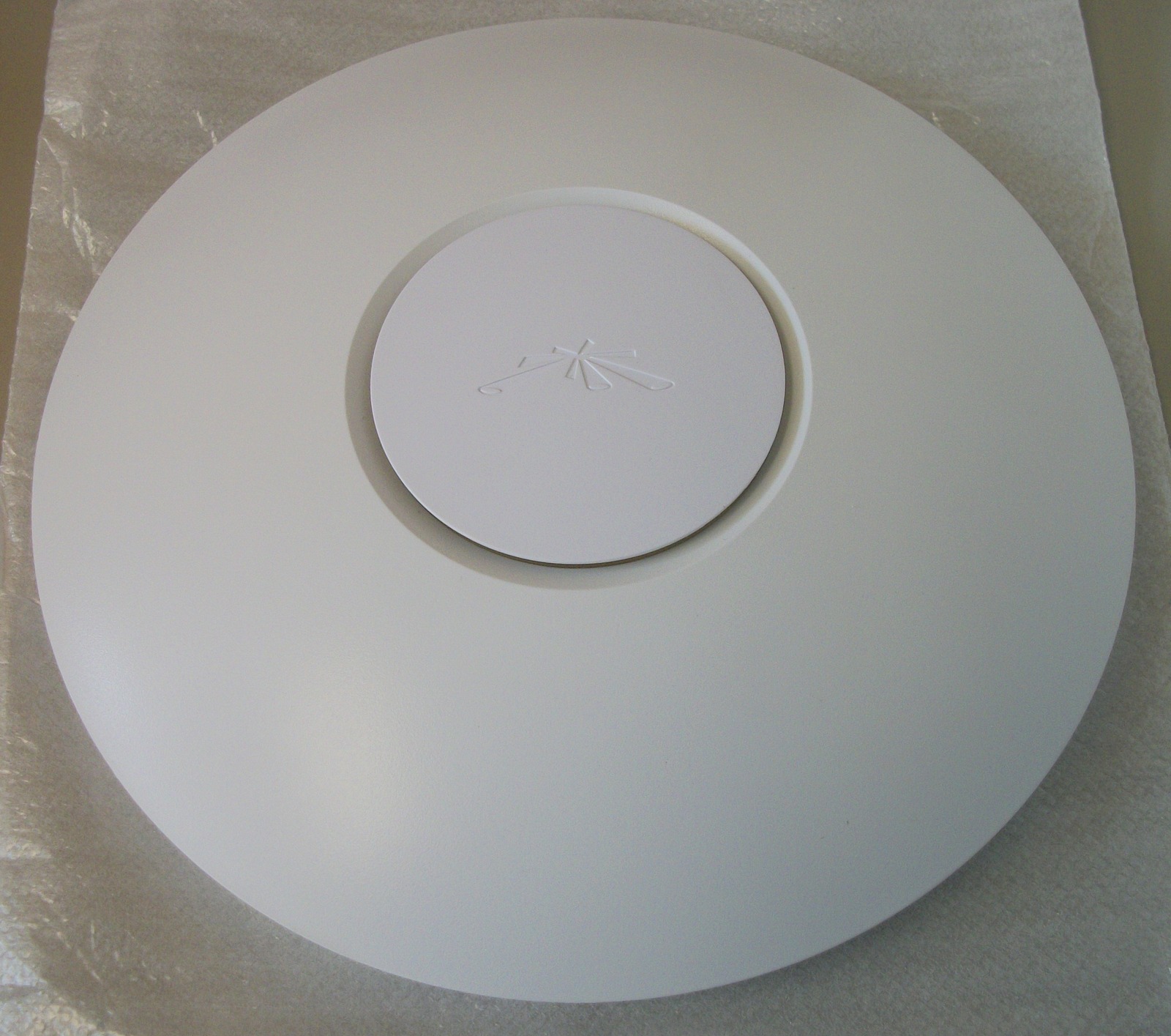 Ubiquiti UniFi UAP-LR PoE 802.11n Long Range Wireless Access Point w/ Injector PARTS / REPAIR - Image 2