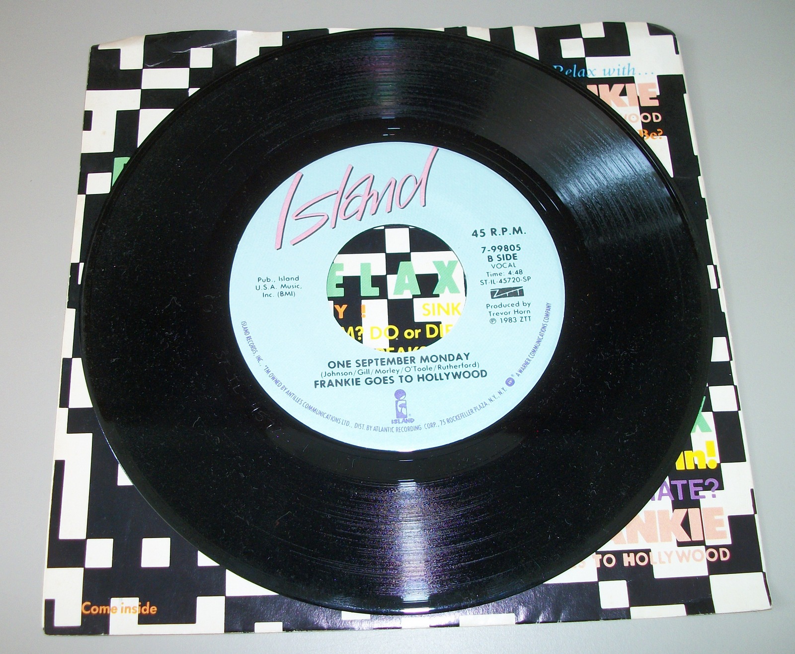 Frankie Goes Hollywood Relax September Monday 45 RPM Vinyl 7" Record Island 1983 - Image 4