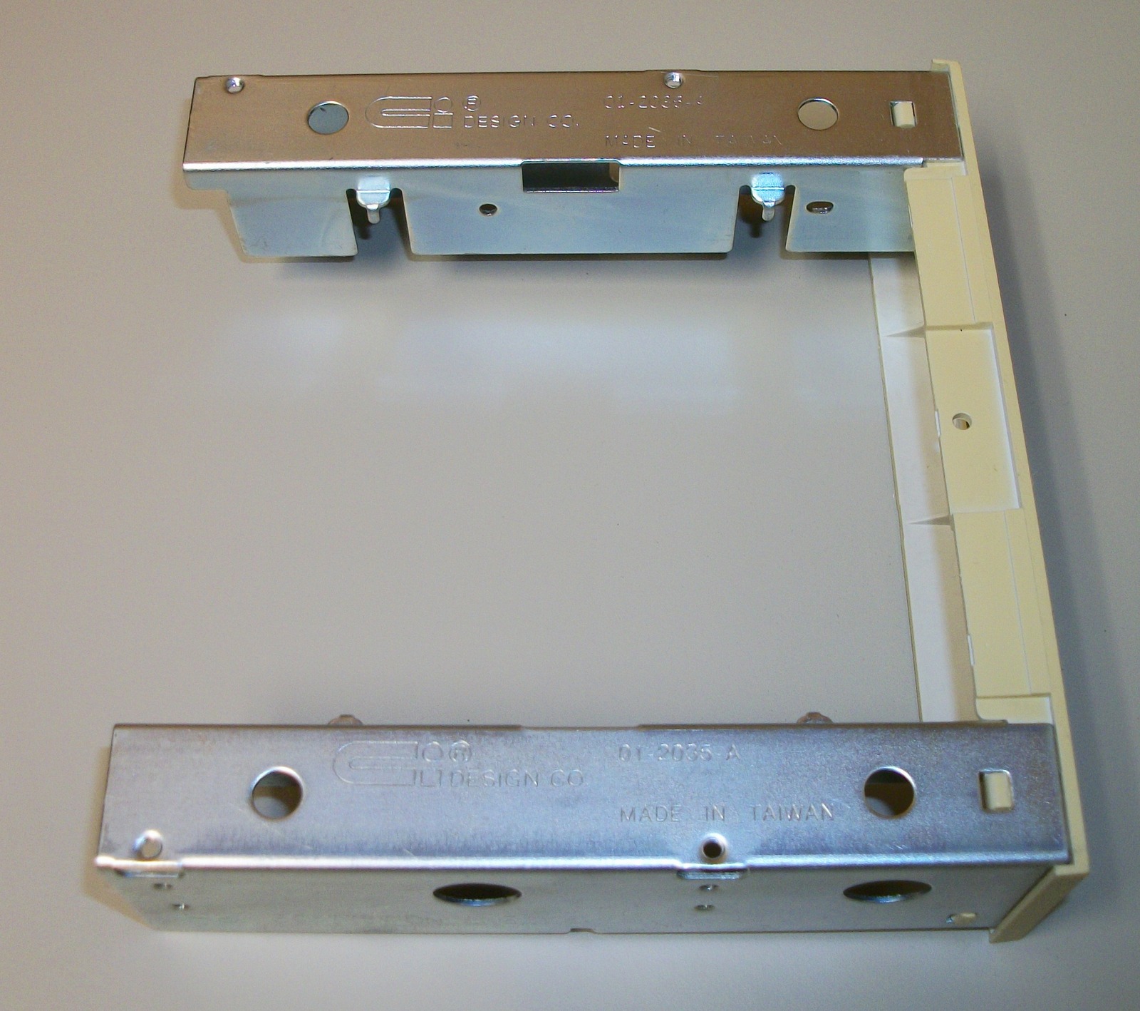 Ci Design Metal / Plastic 5.25" inch to 3.5" Floppy Drive Bracket Adapter 1990s - Image 4