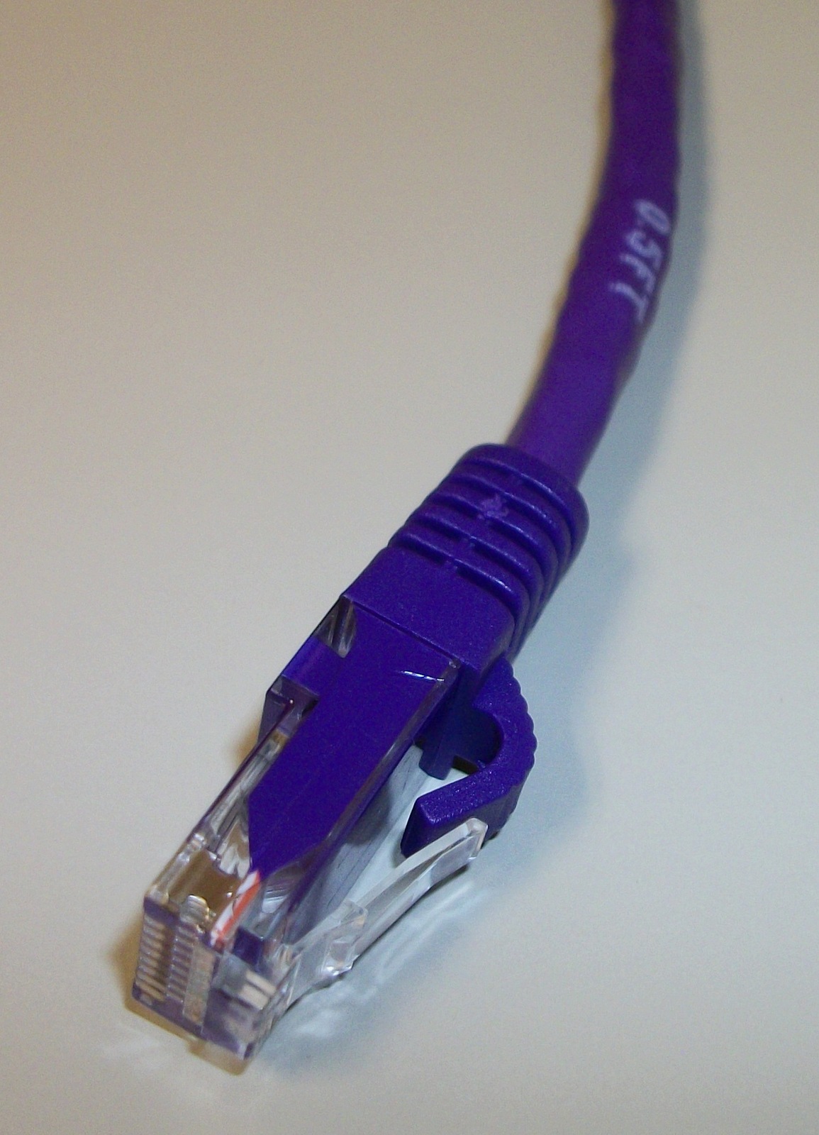New C2G Legrand Snagless 0.5ft Cat 6 Purple Network Patch Cable Cord #00958 2021 - Image 4