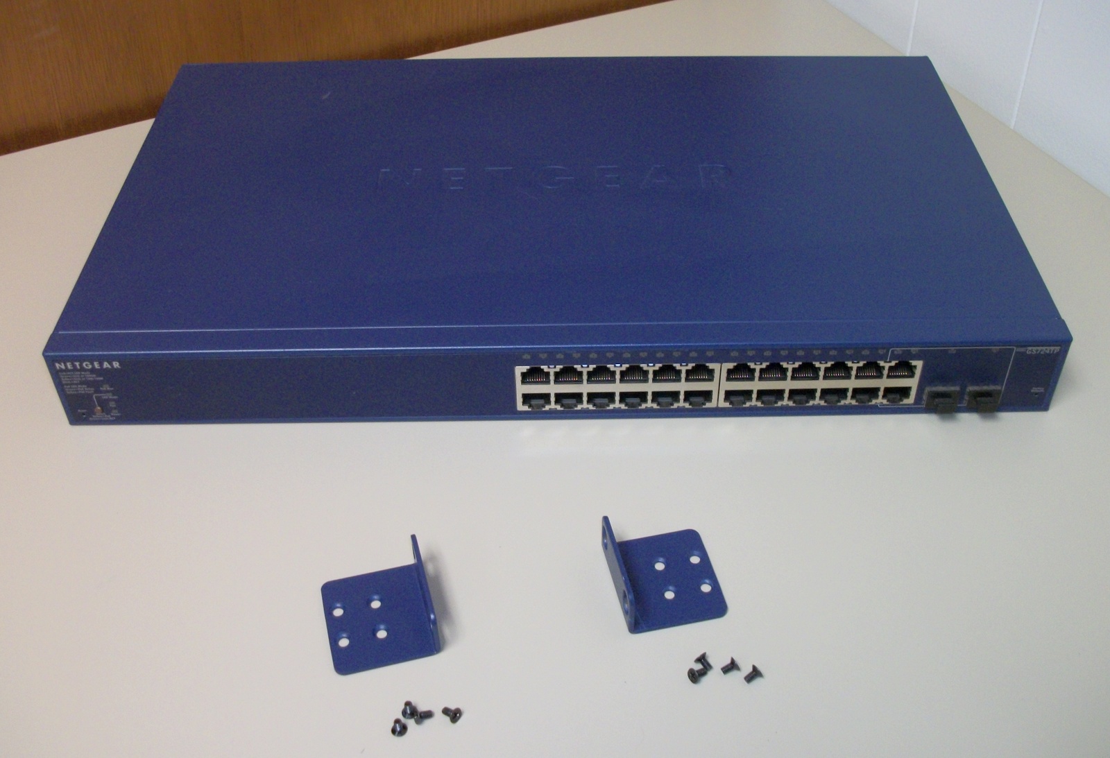 Netgear ProSafe GS724TP 24 Port Gigabit PoE SFP Wired Rack Mount Network Switch