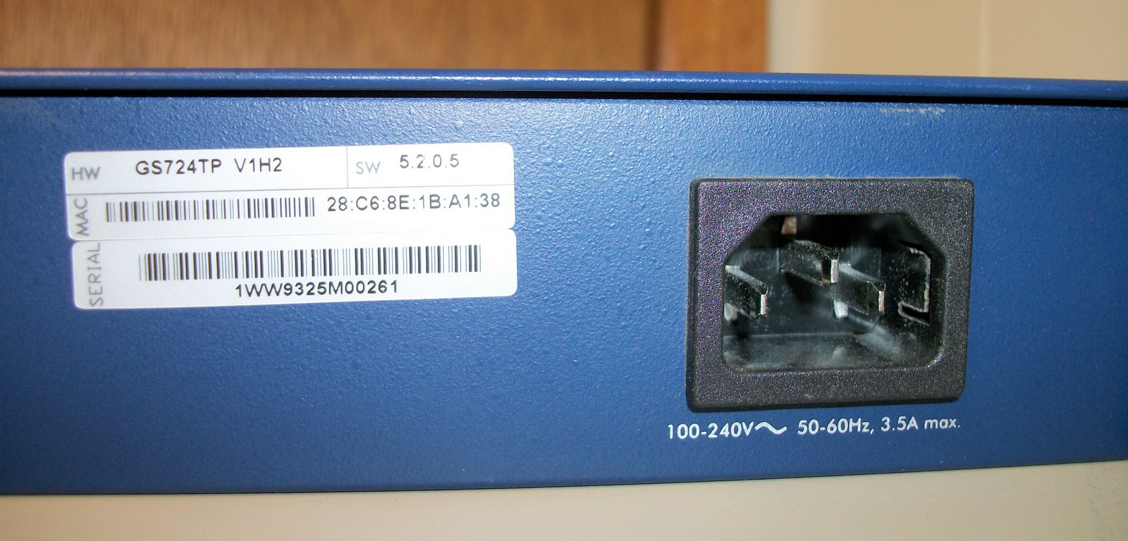 Netgear ProSafe GS724TP 24 Port Gigabit PoE SFP Wired Rack Mount Network Switch - Image 10