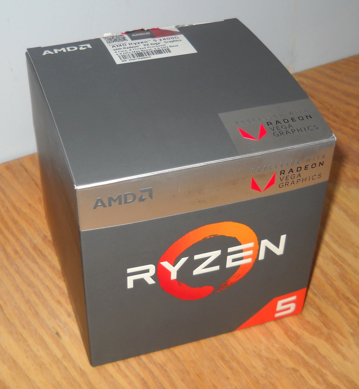 AMD Ryzen 5 2400G APU CPU Socket AM4 Processor YD2400C5M4MFB w/ Heatsink, Fan - Image 5