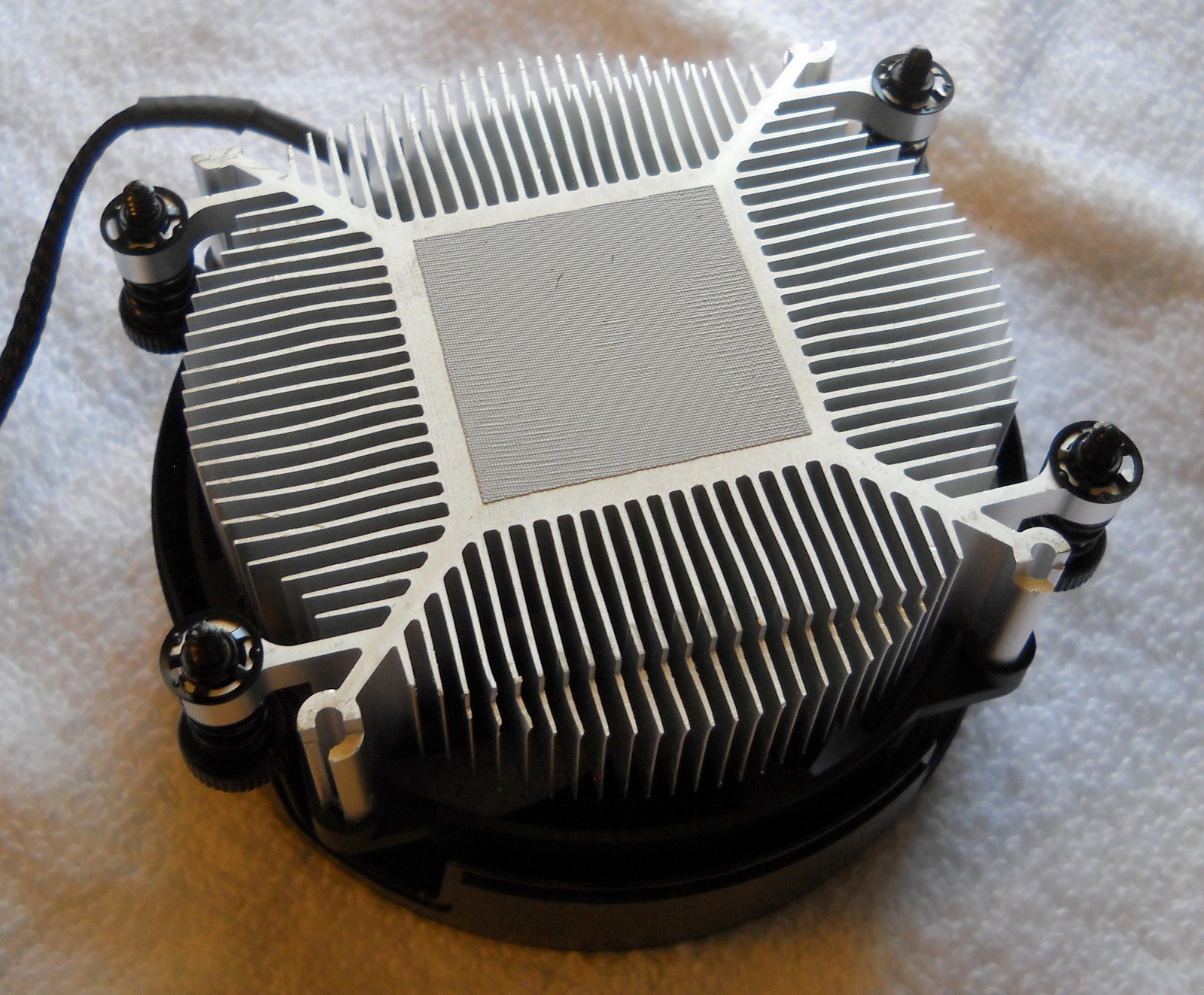 AMD Wraith Stealth CPU Cooler, Heatsink Fan, From Ryzen 5 5600G Socket AM4 CPU - Image 3