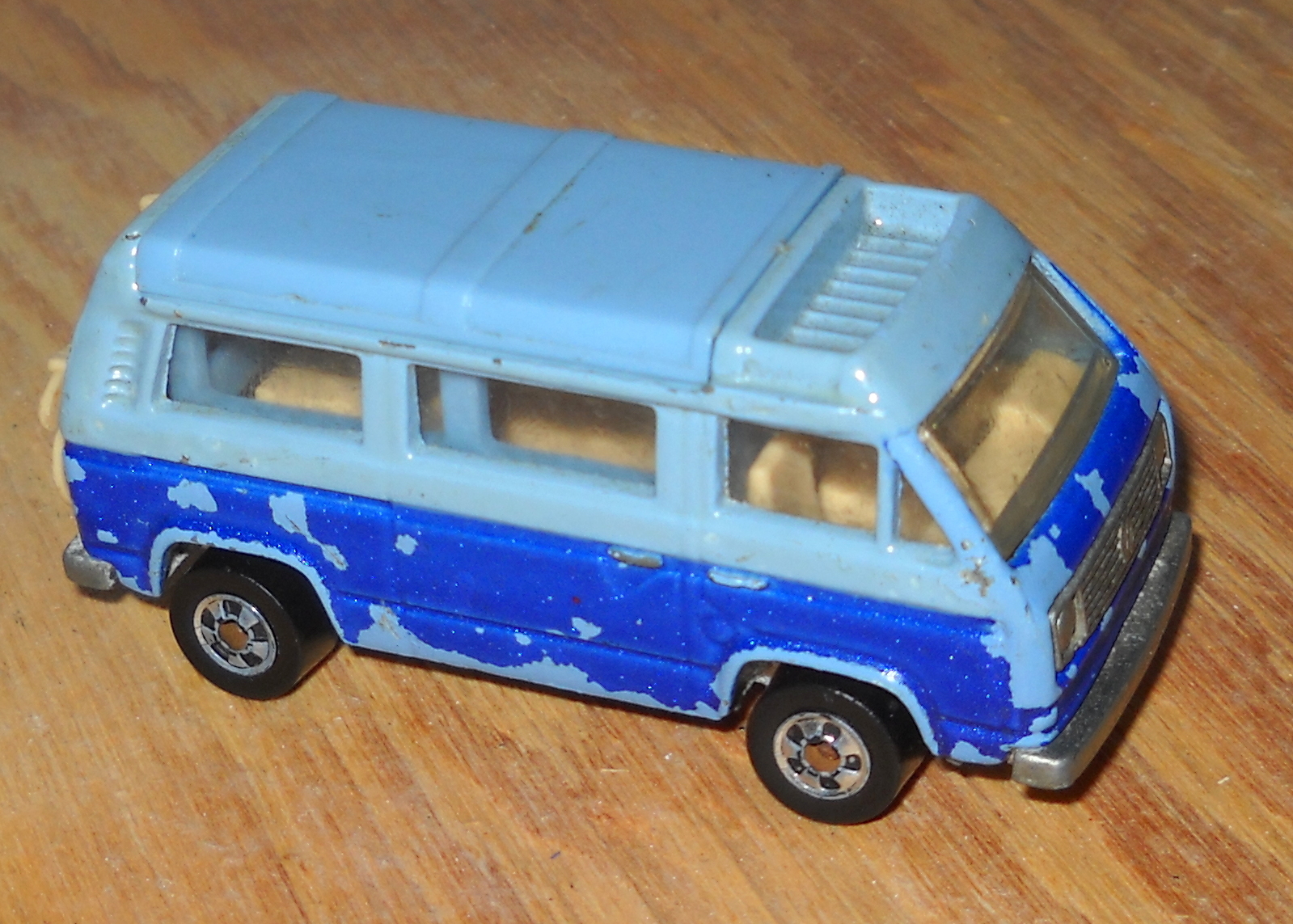 1:64 Replica 2 Tone Blue Volkswagen VW Hot Wheels Mattel Toy Van Sunagon 1981 - Image 3