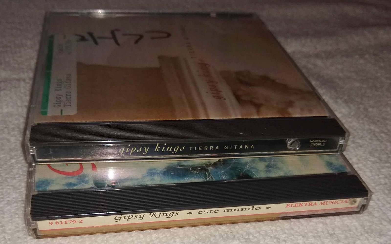 Lot of 2 Gipsy Kings CDs: Tierra Gitana & Este Mundo 1991 1996 Spanish Guitar - Image 2