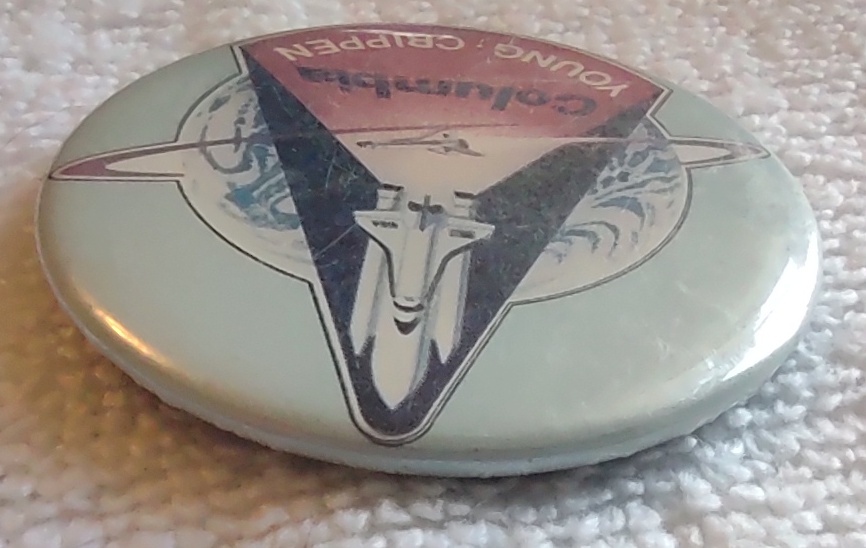 NASA Space Shuttle Columbia STS-1 2.25" Metal Pin Button Badge Young Crippen - Image 3