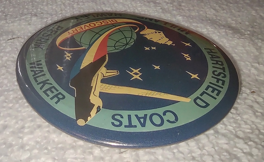 NASA Space Shuttle Discovery 1st Flight STS-41D 3" Metal Pin Button Badge 1984 - Image 2