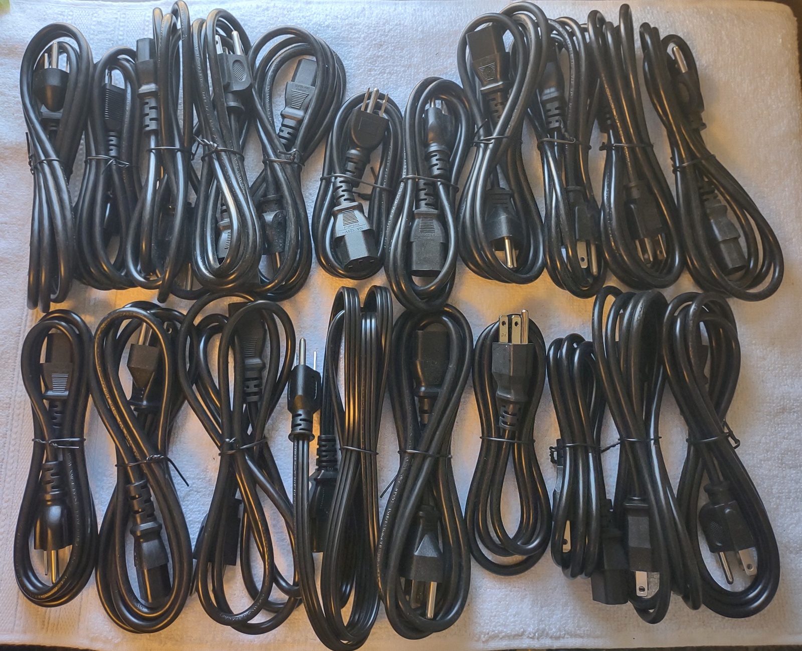 Lot of 20 New Black Standard PC/Monitor/Computer Power Cable Cords 6' 4'