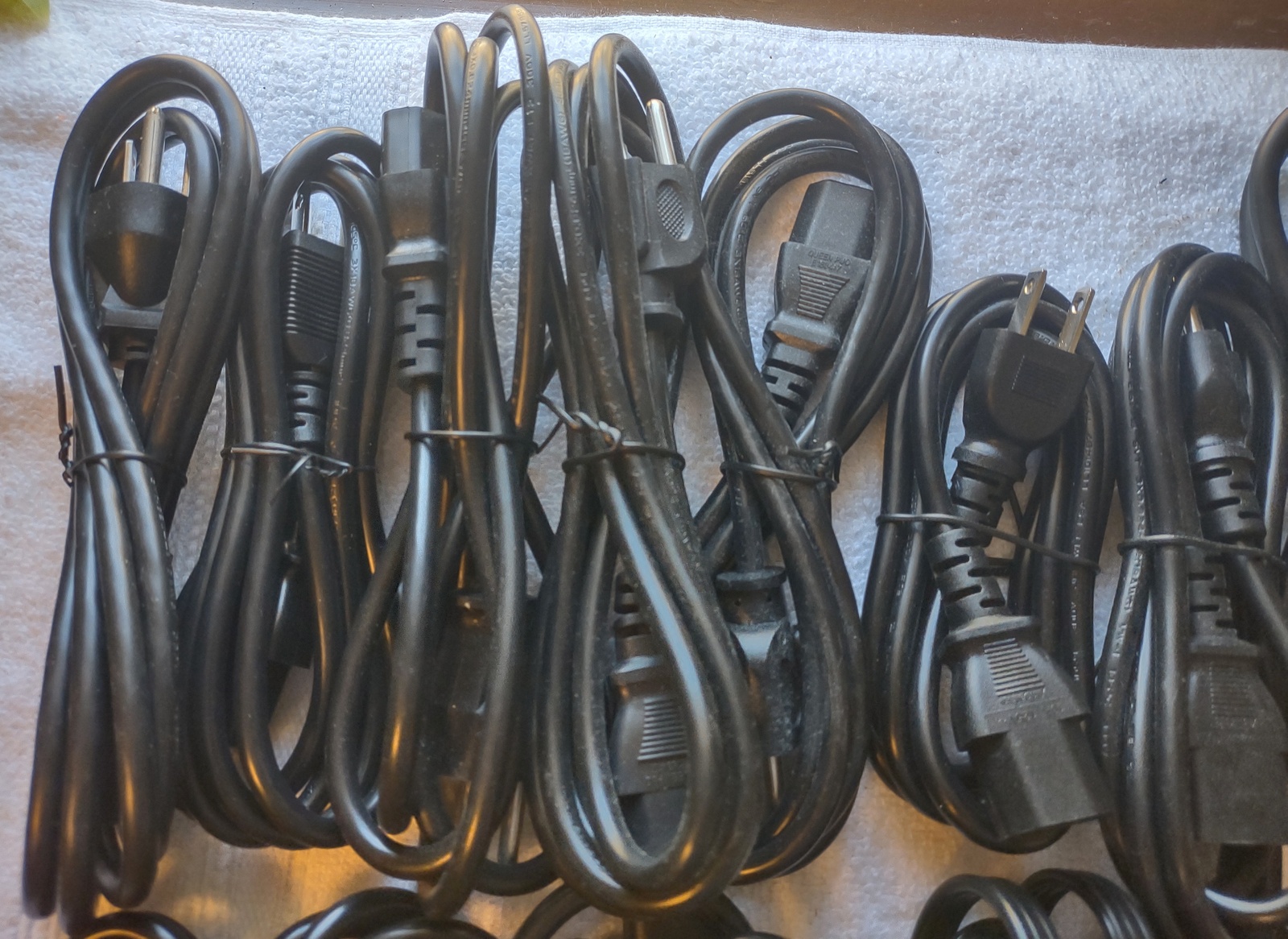 Lot of 20 New Black Standard PC/Monitor/Computer Power Cable Cords 6' 4' - Image 2