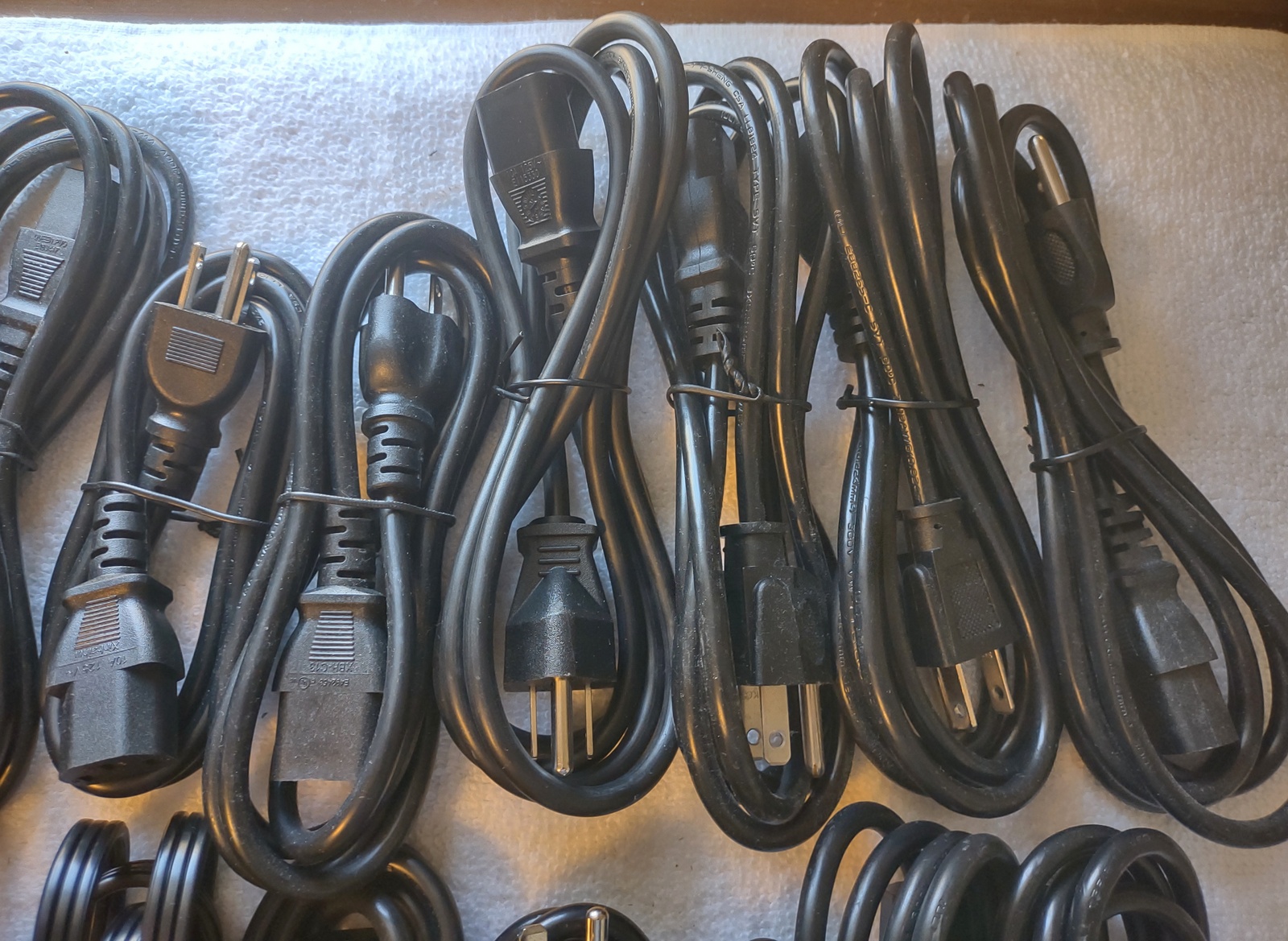 Lot of 20 New Black Standard PC/Monitor/Computer Power Cable Cords 6' 4' - Image 3