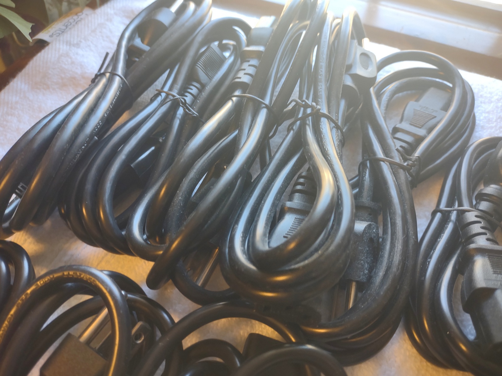 Lot of 20 New Black Standard PC/Monitor/Computer Power Cable Cords 6' 4' - Image 7