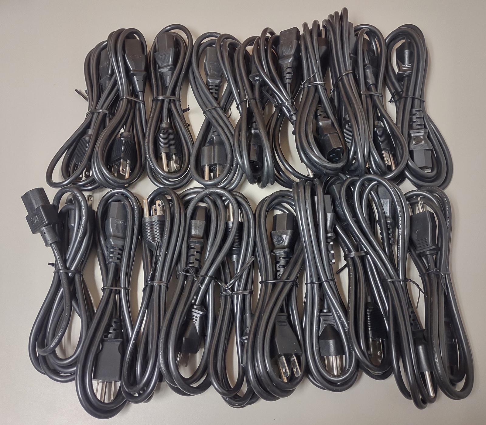 Lot of 20 New Black Standard PC/Monitor/Computer Power Cable Cords 6' 4'