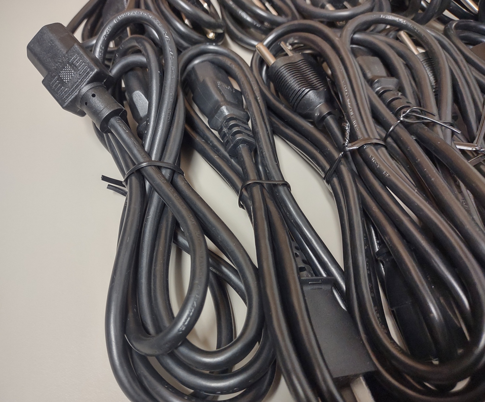 Lot of 20 New Black Standard PC/Monitor/Computer Power Cable Cords 6' 4' - Image 2