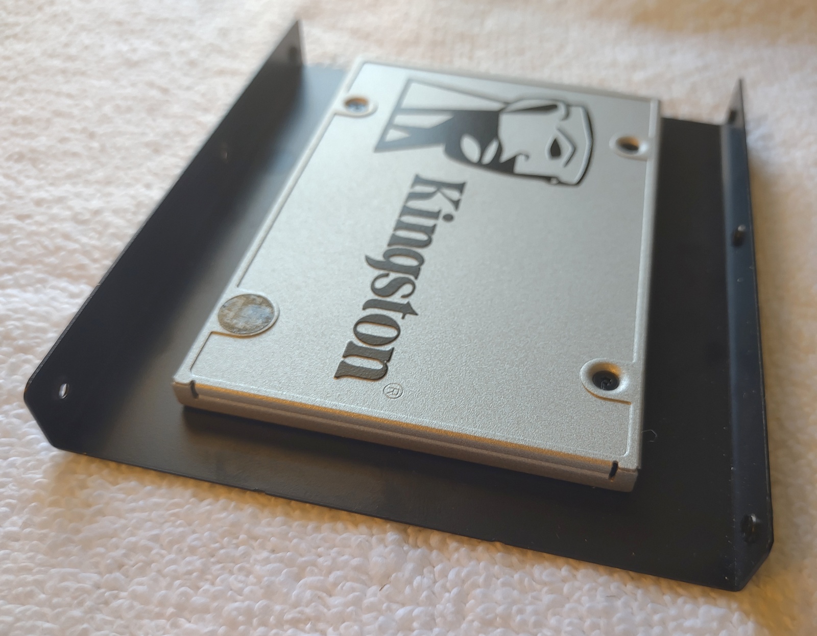 Kingston SUV400S37/240G 2.5" SATA SSD Solid State Disk w/ 3.5" Adapter Bracket - Image 3