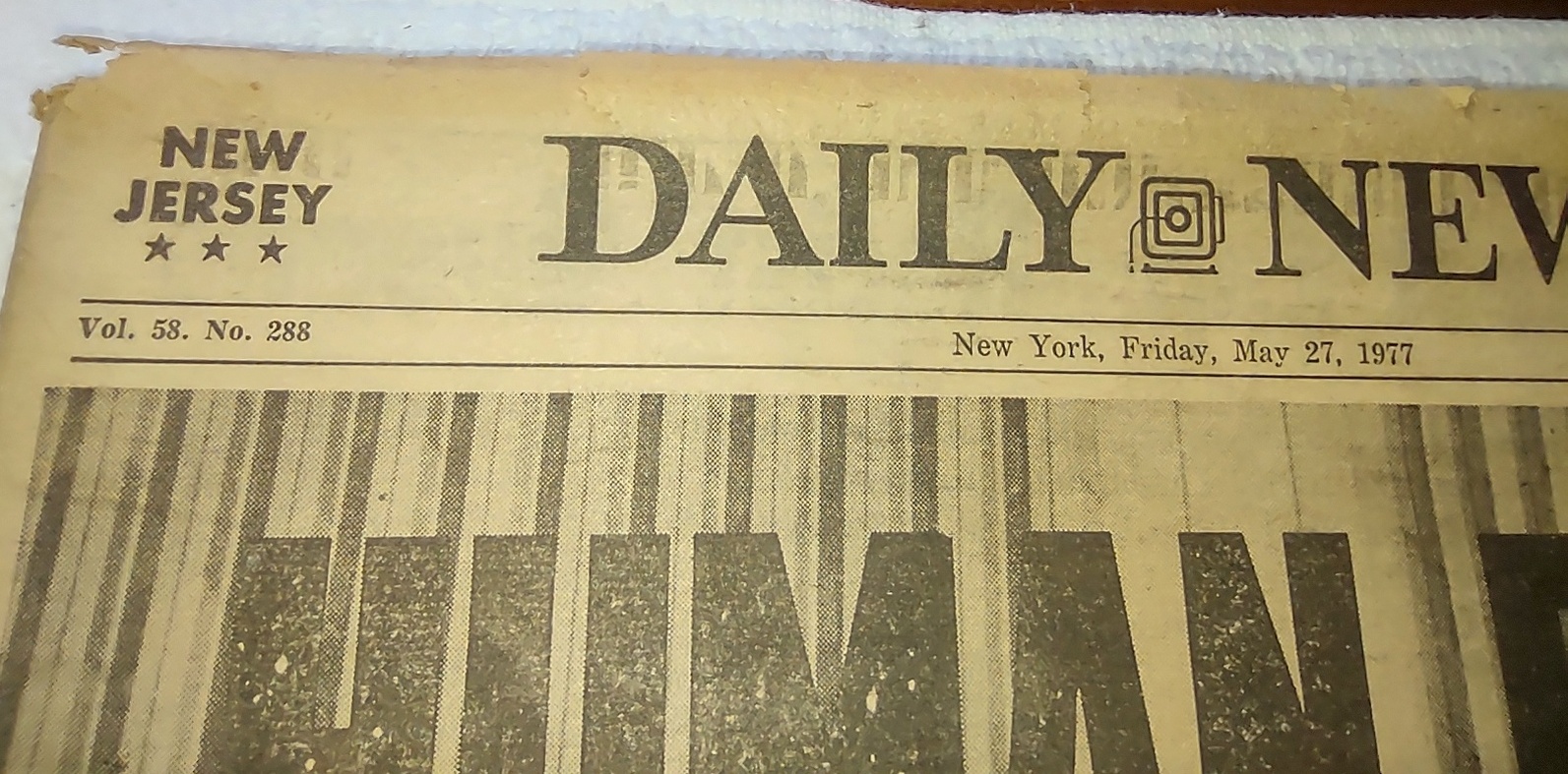 New York Daily News 27 May 1977 Star Wars Full Page Ad George Willig Human Fly - Image 2