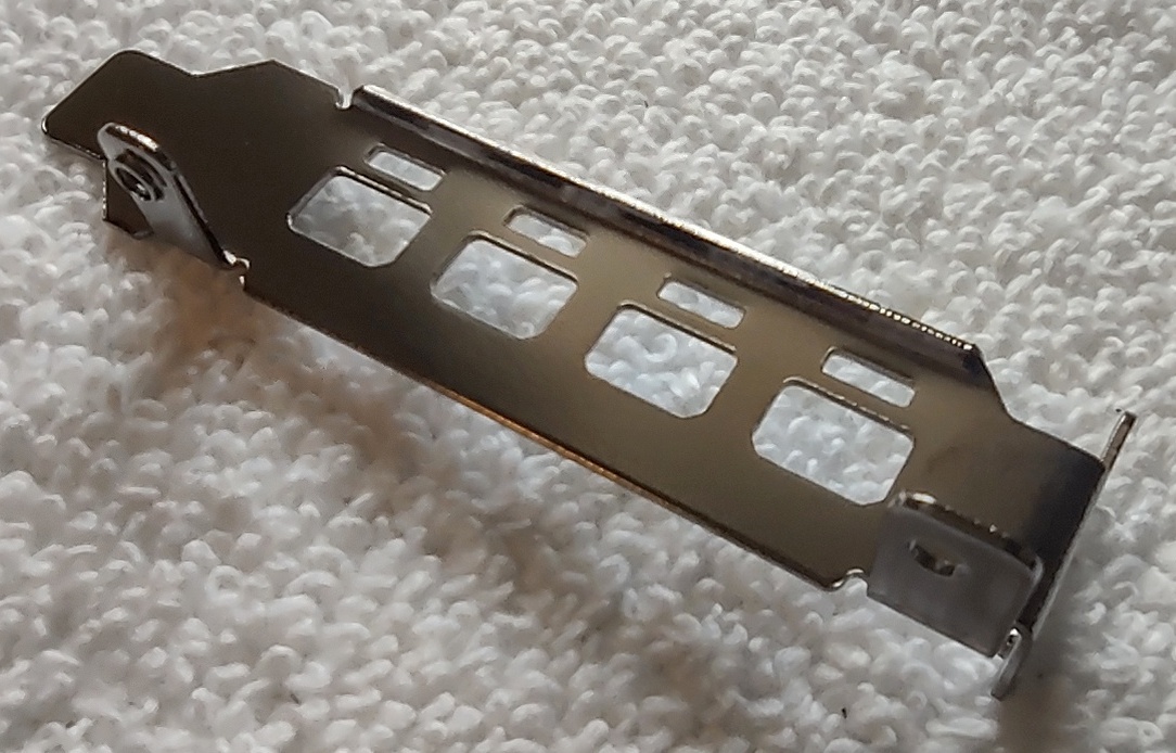 Low Profile Bracket for AMD Radeon Pro WX3200 PCIe Professional Graphics Card - Image 2