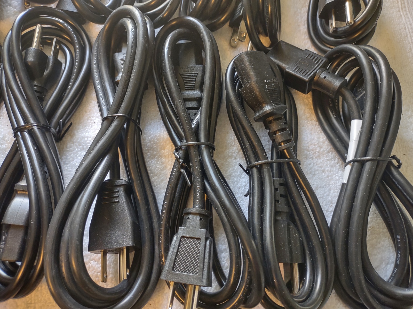 Lot of 20 New Black Standard PC/Monitor/Computer Power Cable Cords 6' 4' - Image 4