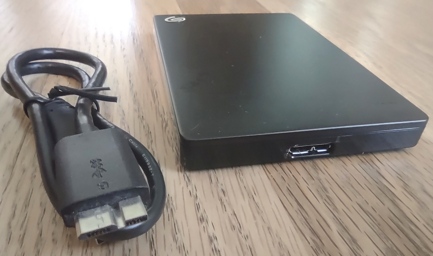 Seagate Backup Plus Slim Portable 2TB External 2.5" USB 3.0 Hard Disk Drive 2018 - Image 2