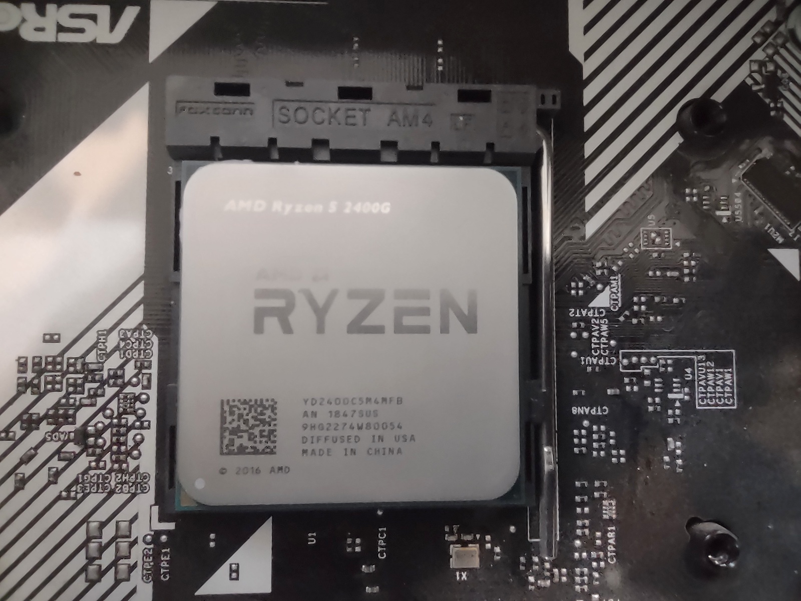 AMD Ryzen 5 2400G APU CPU Socket AM4 Processor YD2400C5FBBOX w/ Heatsink, Fan - Image 13