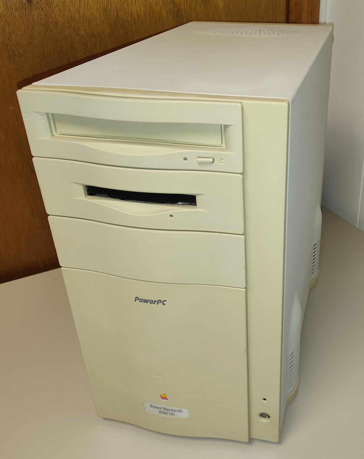 Apple Power Macintosh PowerMac 8500/120 120MHz PowerPC 604 128MB RAM 1GB SCSI HDD