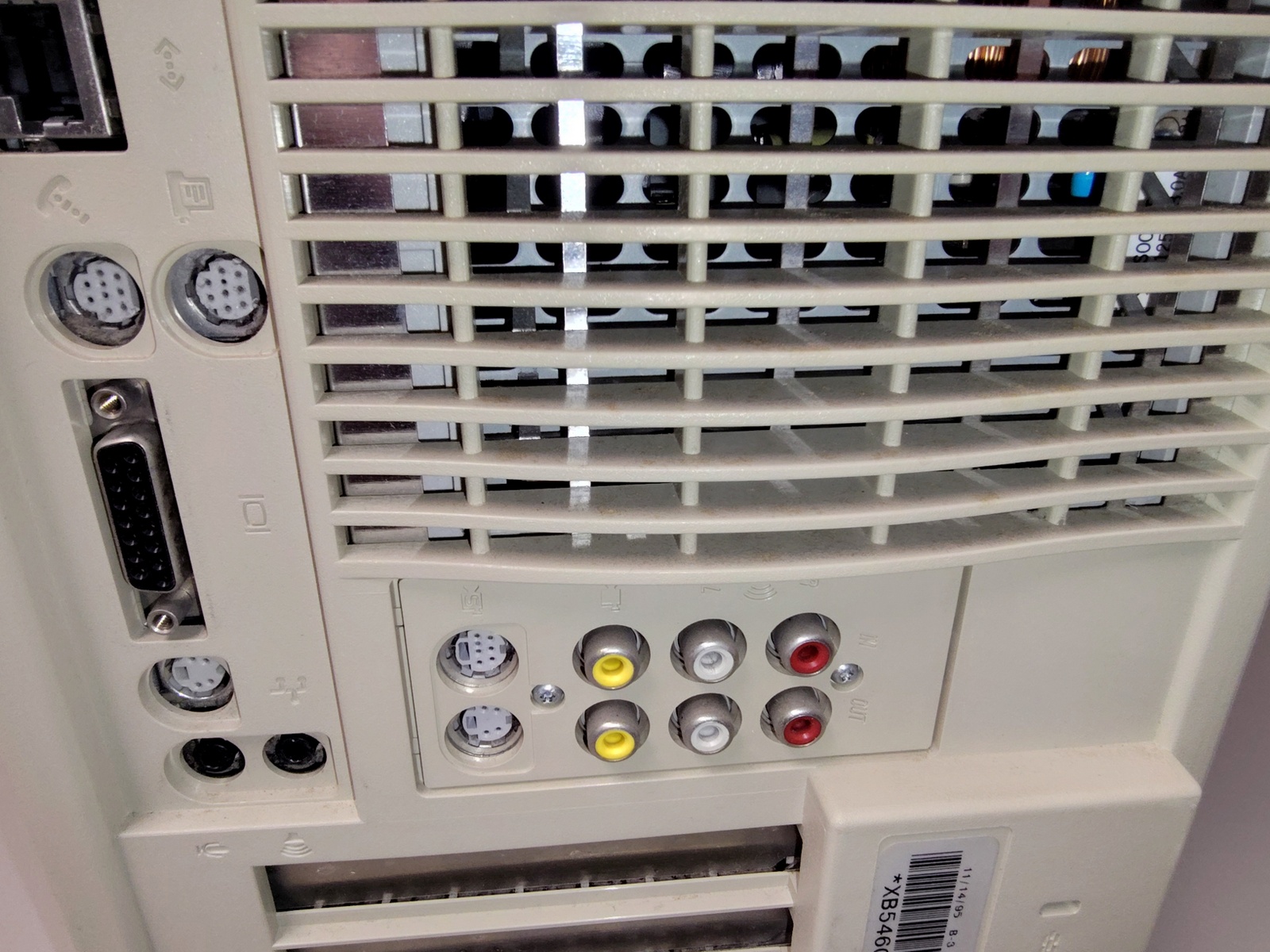 Apple Power Macintosh PowerMac 8500/120 120MHz PowerPC 604 128MB RAM 1GB SCSI HDD - Image 7