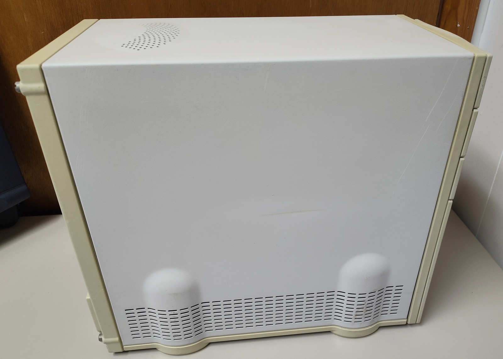 Apple Power Macintosh PowerMac 8500/120 120MHz PowerPC 604 128MB RAM 1GB SCSI HDD - Image 9