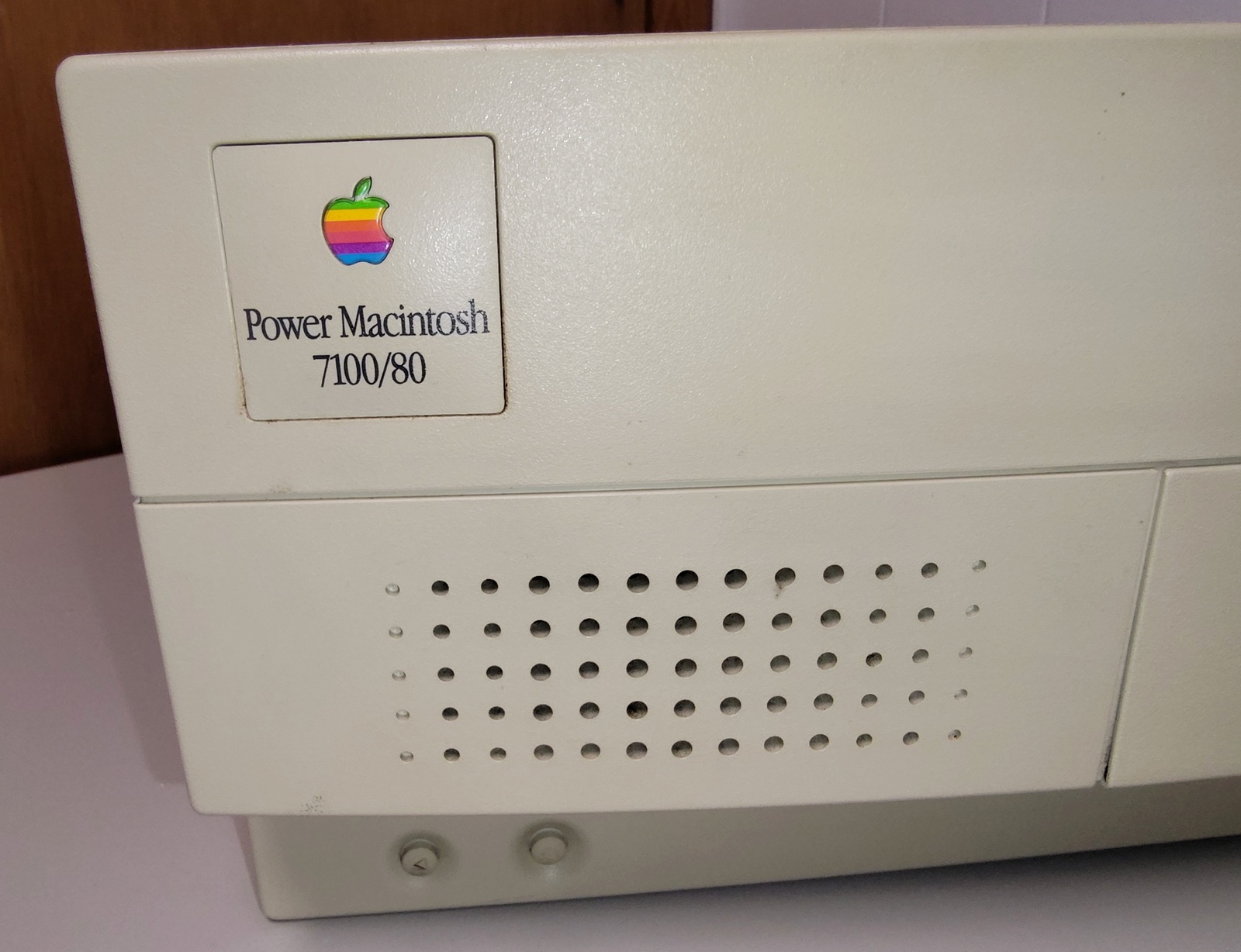 Apple Power Macintosh PowerMac 7100/80 80MHz PowerPC 601 72MB RAM 700MB HDD 1994 - Image 3