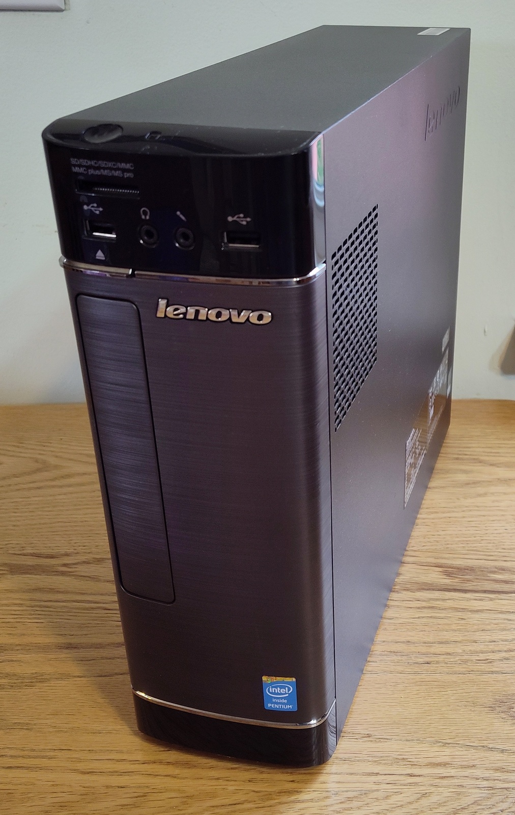 Lenovo H530s SFF Small Form Factor Desktop PC 4GB 256GB SSD Linux Mint 21.2 xfce