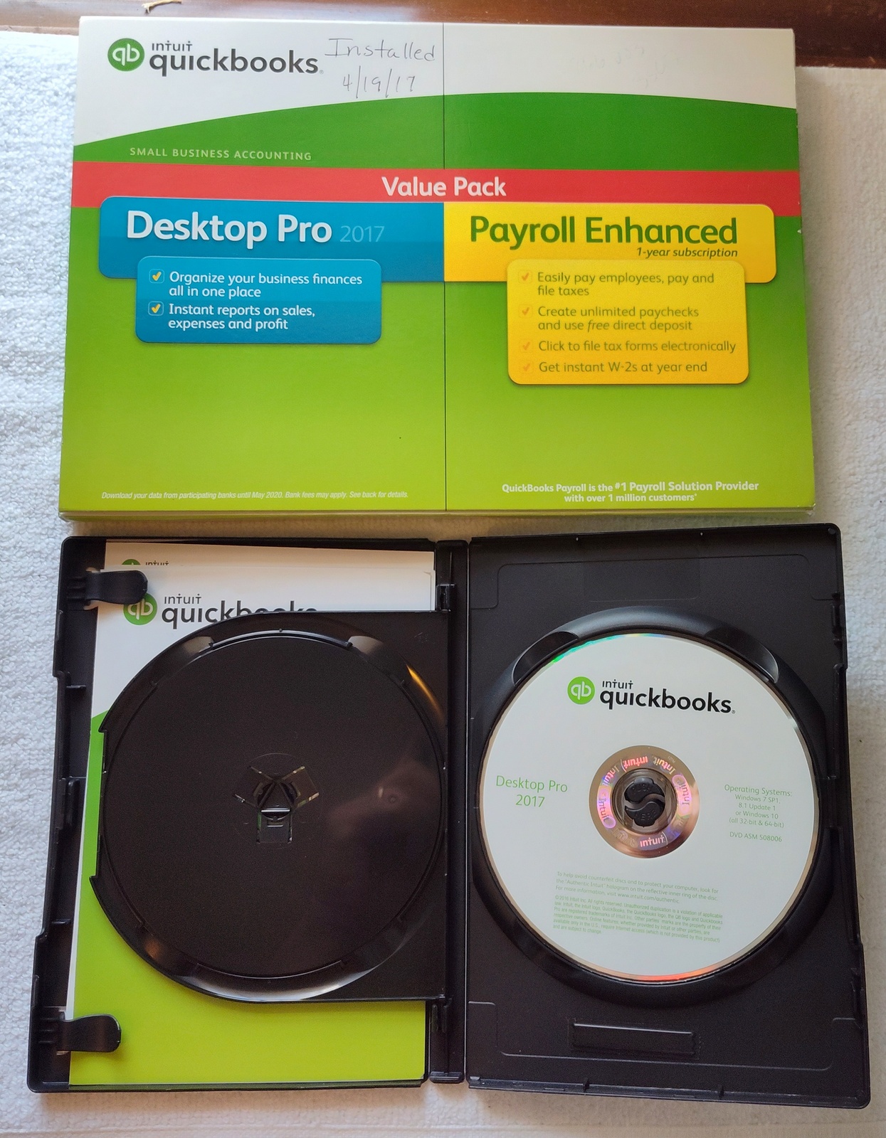 Intuit Quickbooks Pro 2017 Desktop Accounting Original Box, Discs, License No.