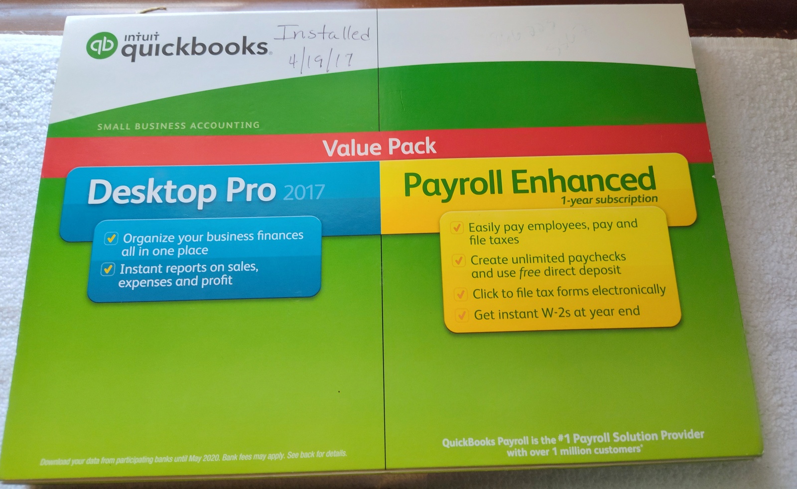 Intuit Quickbooks Pro 2017 Desktop Accounting Original Box, Discs, License No. - Image 2