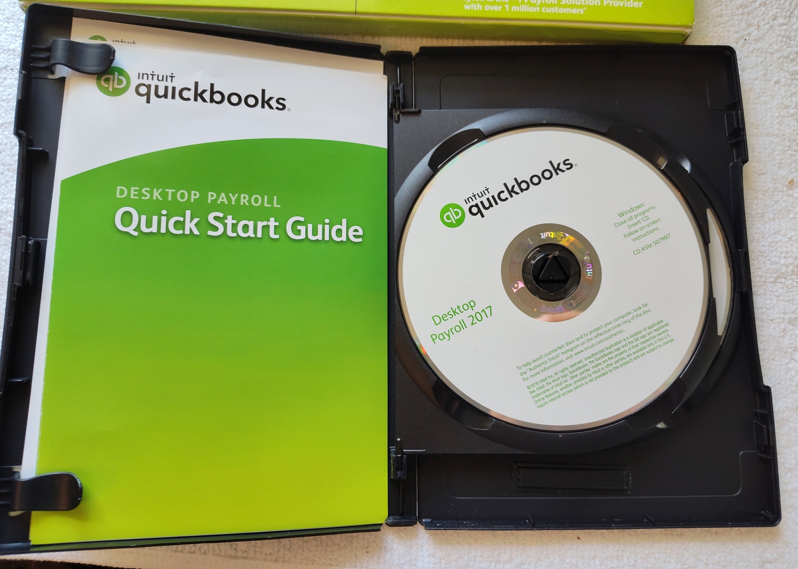 Intuit Quickbooks Pro 2017 Desktop Accounting Original Box, Discs, License No. - Image 4